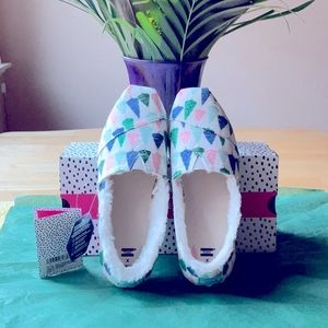 🌲 TOMS X PAPER SOURCE SHOES🌲
